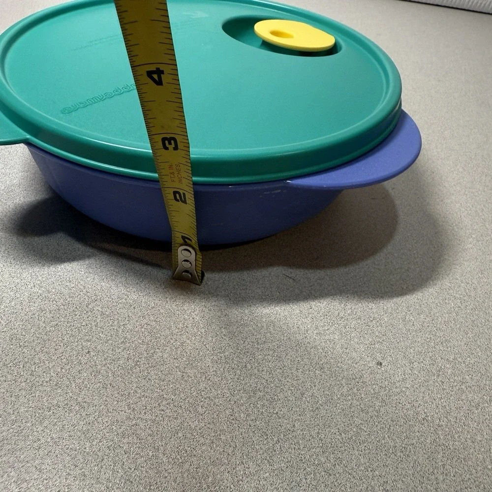Tupperware blue green